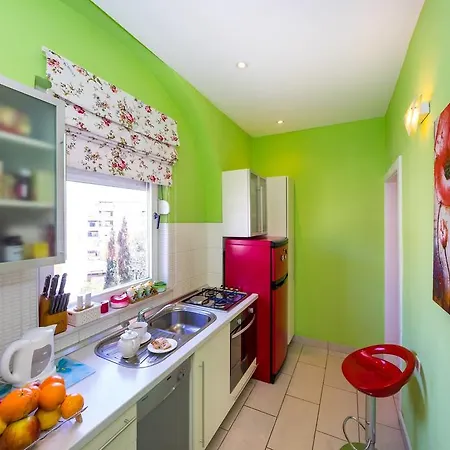 Kolovare City Beach Apartment *